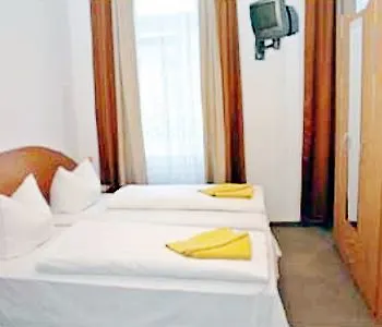 Hotel Adam Berlin 2*,